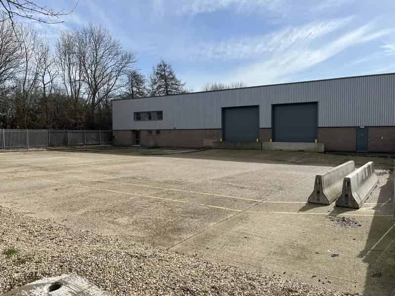 Industrial Warehouse Unit to Let Near M27 J3