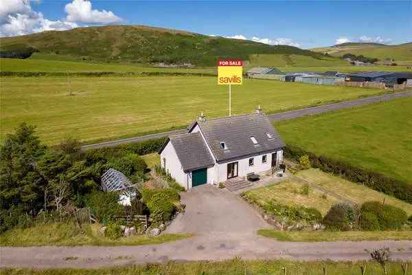 4-Bedroom Cottage near Campbeltown with Countryside Views
