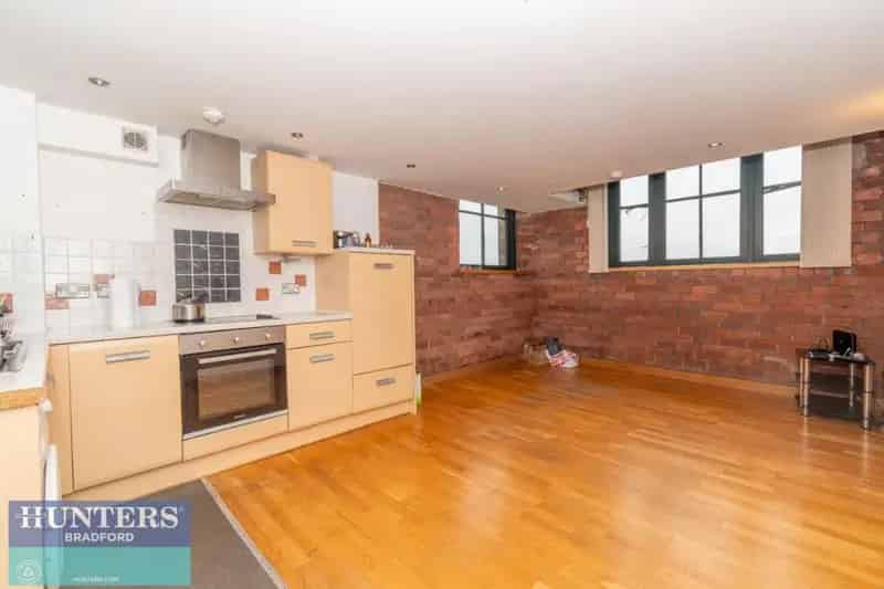 1 Bed Flat for Sale Bradford - Investors Only - Tenanted