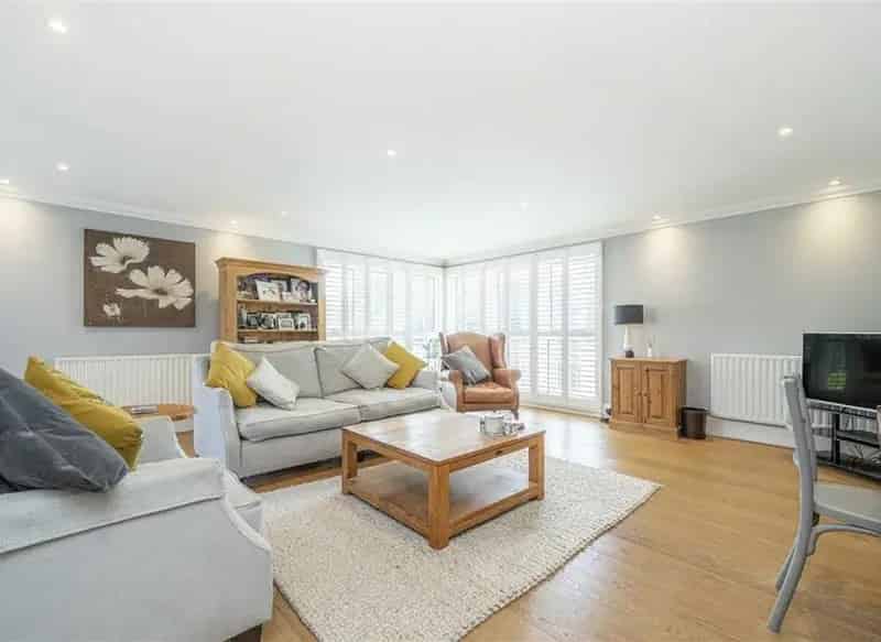 Flat For Sale , Hampton Road, London, England