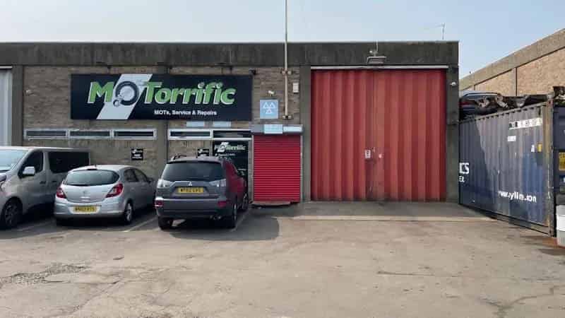 Freehold Industrial Unit Investment Battle Farm Trading Estate