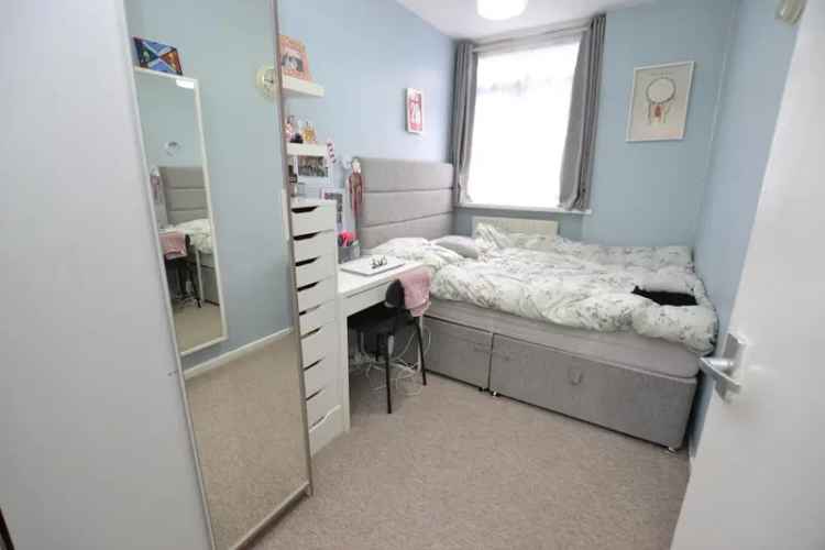 Mile End 4-Bed Flat Share - Double Room Available