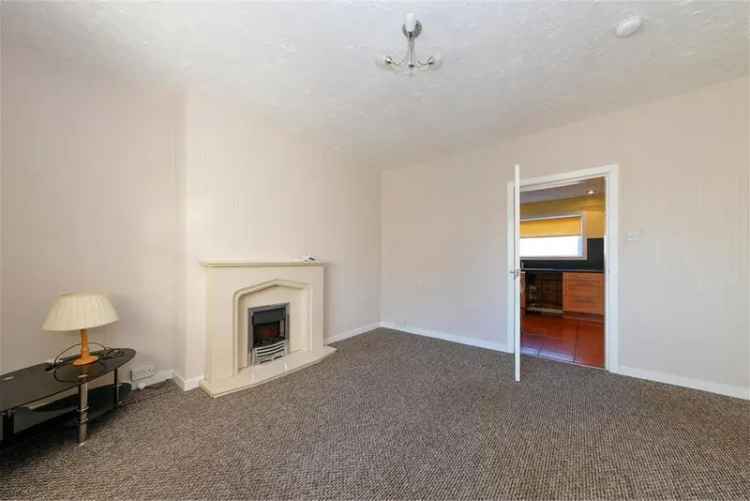 3 Bed House - End Terraced with 2 Reception Rooms