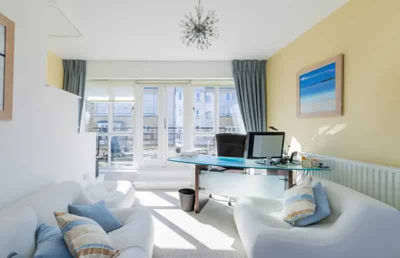 4 Bedroom End Terrace House for Sale