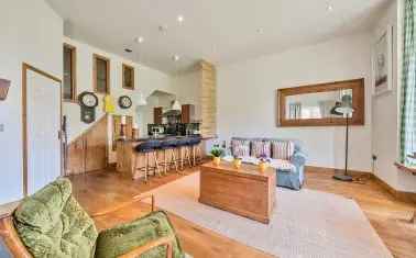 Charming 3-Storey Period House in Picturesque Dartmoor Village