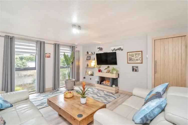 3 Bed End Terrace House Kirkliston - First Time Buyers