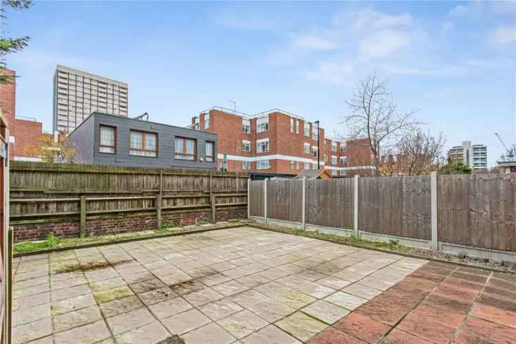 3 bedroom flat/apartment in London