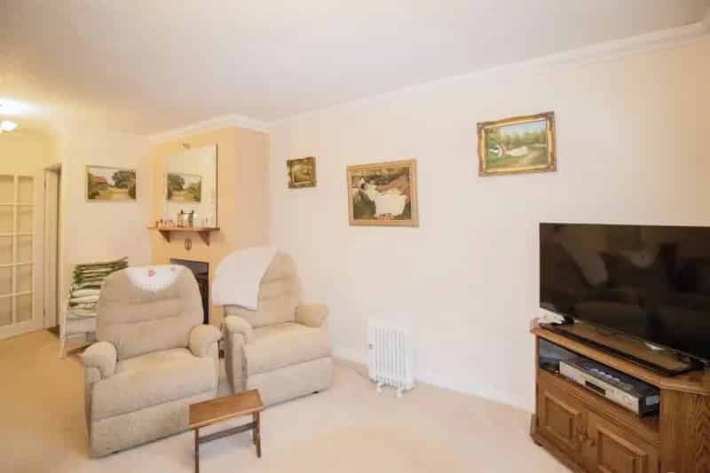 Spacious Bungalow in Peaceful Dickleburgh with Stunning Field Views