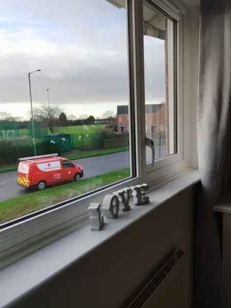 Three Bed House Near Birmingham - Ideal for Downsizers