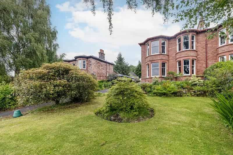 4 Bedroom Semi-Detached House for Sale in Glasgow