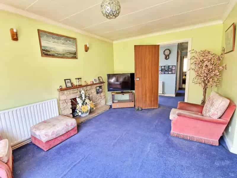 3 Bedroom Bungalow For Sale