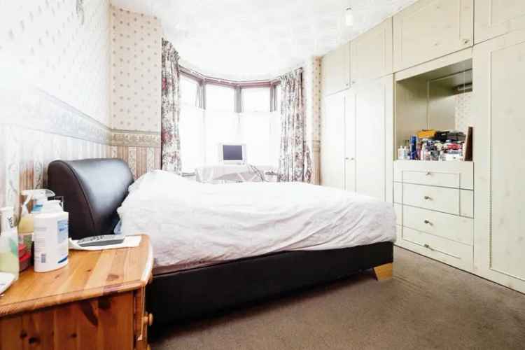 Three Bedroom House Near A13