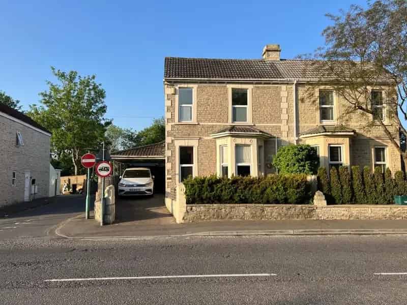 3 Bedroom Semi Detached House For Sale Near Newbridge School