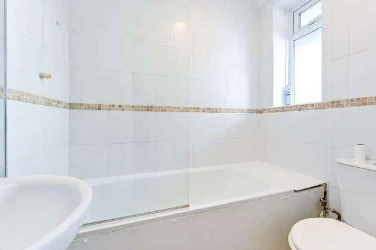 2 Bed Flat for Sale in Islington Near Angel Station