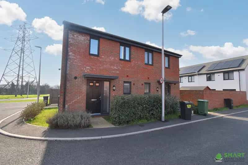 2 Bedroom Semi-Detached House for Sale