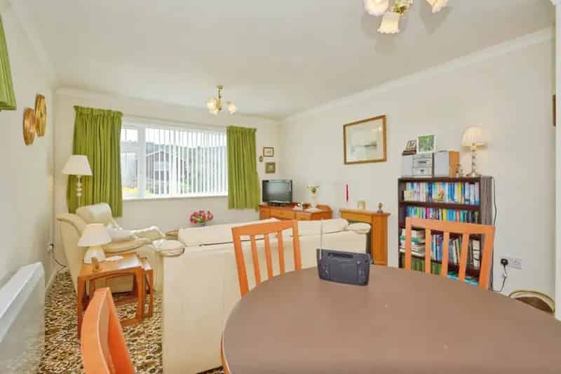 Two Bedroom Detached Bungalow with Stunning Views