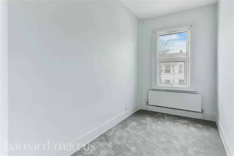 Refurbished Tooting Apartment with Terrace - Spacious & Modern
