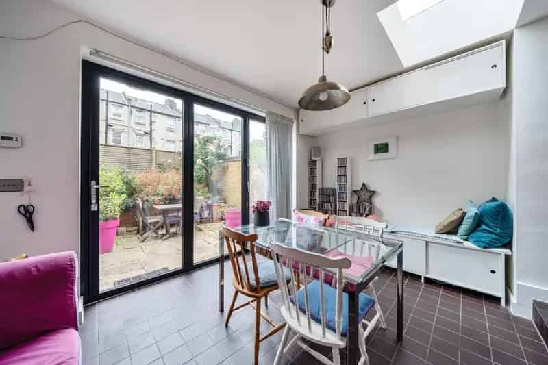 34 Double Bedroom Period Property Near Elephant Castle