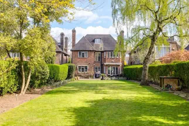 Five Bedroom Detached House Hampstead Garden Suburb