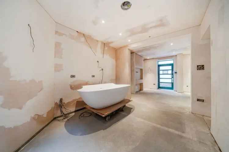 Luxury Victorian Apartment Partially Completed Central London