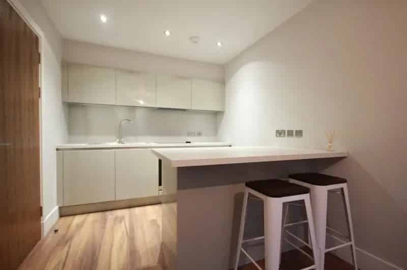 1 Bedroom Luxury Apartment To Rent Near St Pauls Square