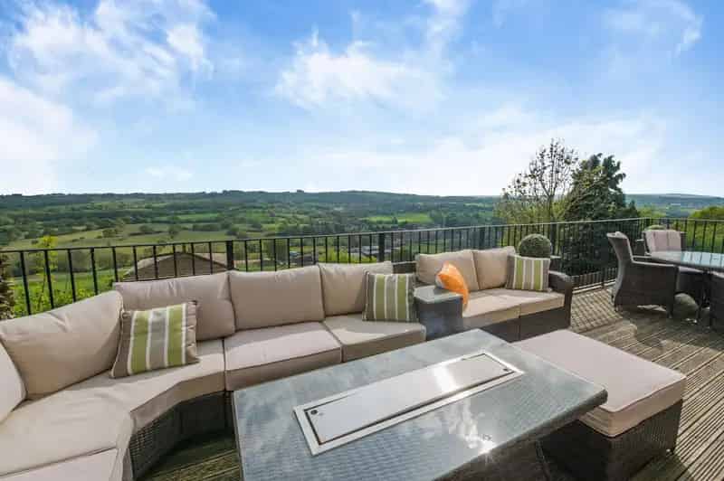 Detached House for sale with 6 bedrooms, Far Bank, Shelley