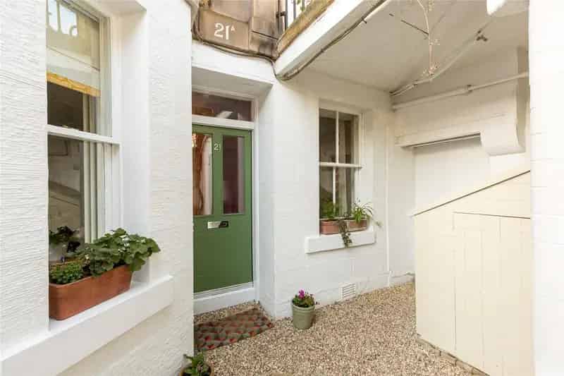 4 Bedroom Apartment for Sale in Edinburgh West End