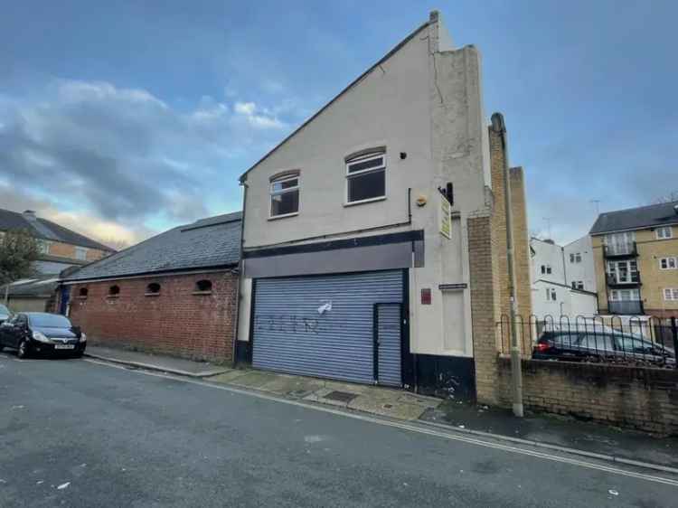 Commercial property For Rent in Sebastopol Road, Rushmoor, England