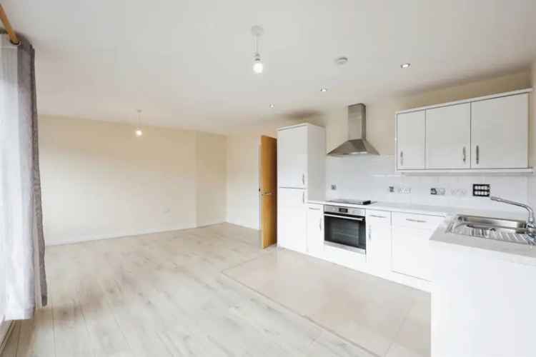 Two Bedroom Apartment Watford - Close to Station and Town Centre