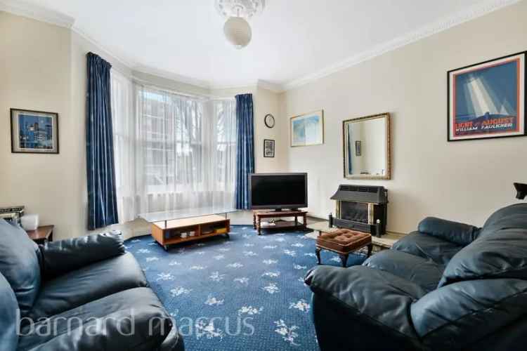 2 Double Bedroom Victorian Flat with Private Garden and Cellar