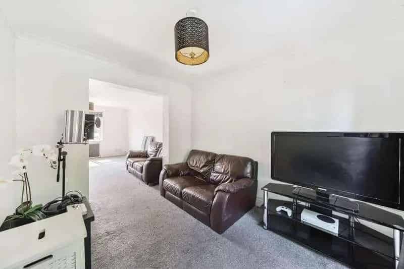 3 Bed Terraced House For Sale No Onward Chain
