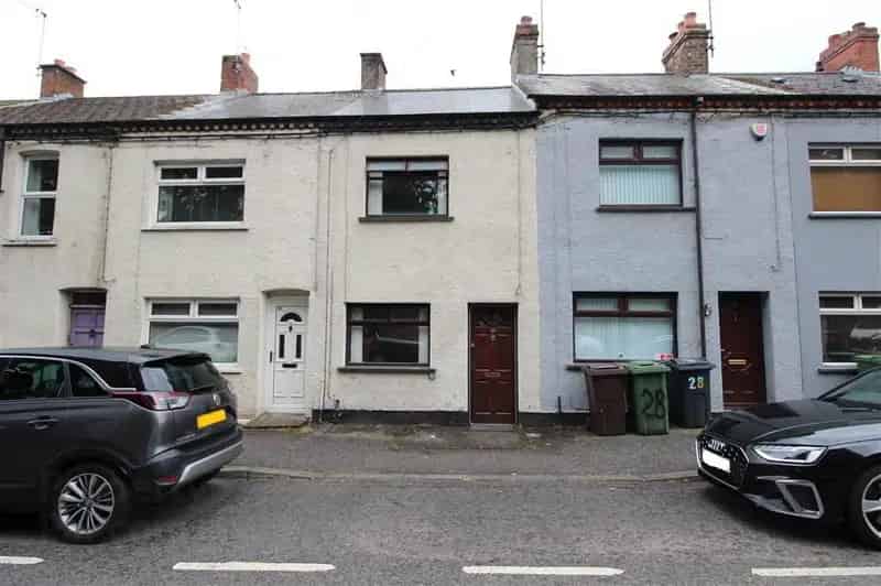 3 Bed Mid Terrace House Lisburn Modern Kitchen Enclosed Garden