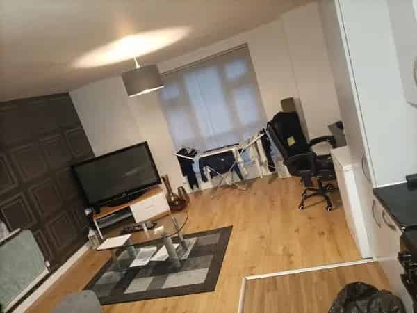 Spacious Ground Floor Modern Flat