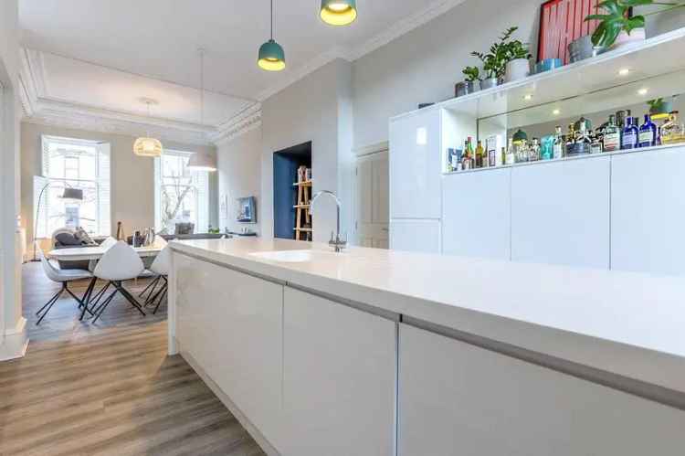 3 Bedroom Apartment to Rent Near Botanic Gardens Glasgow