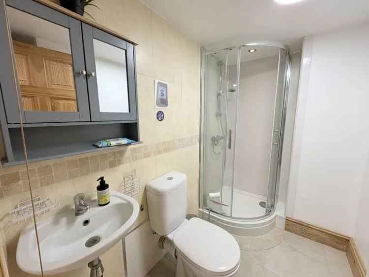 4 Bedroom Duplex Apartment To Let in Endcliffe