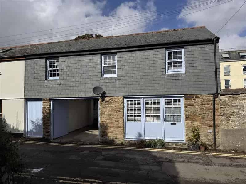 2 Bedroom Coach House for Sale Near City Centre