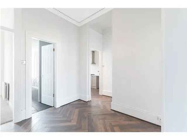 2 Bedroom Flat for Sale - Recently Refurbished