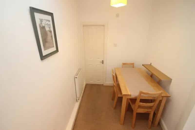 One Bedroom Basement Flat Near Leeds York Harrogate Zero Deposit