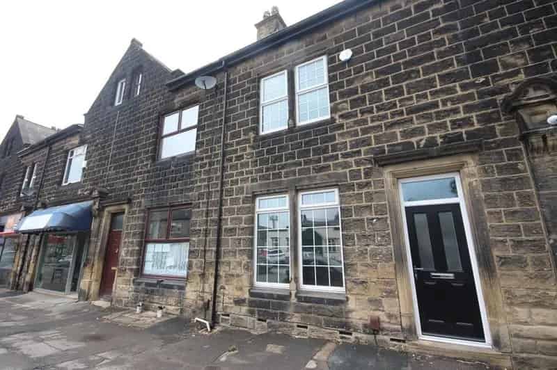 4 bedroom House
 To Let 
Total Size: 905 SQ FT