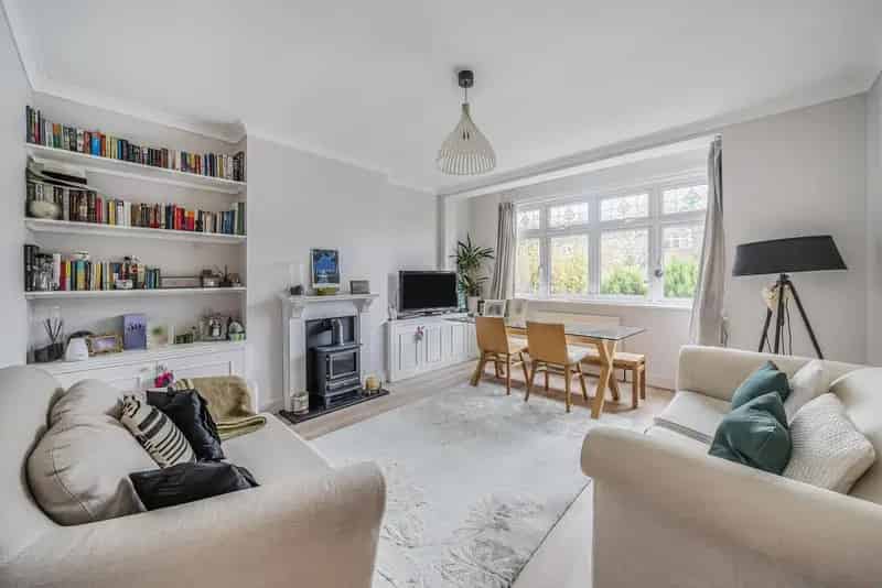 One Bedroom Apartment with Private Garden