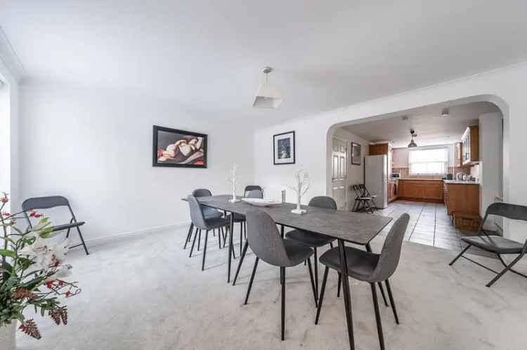 4 Bedroom House for Sale in Stockwell Park Conservation Area