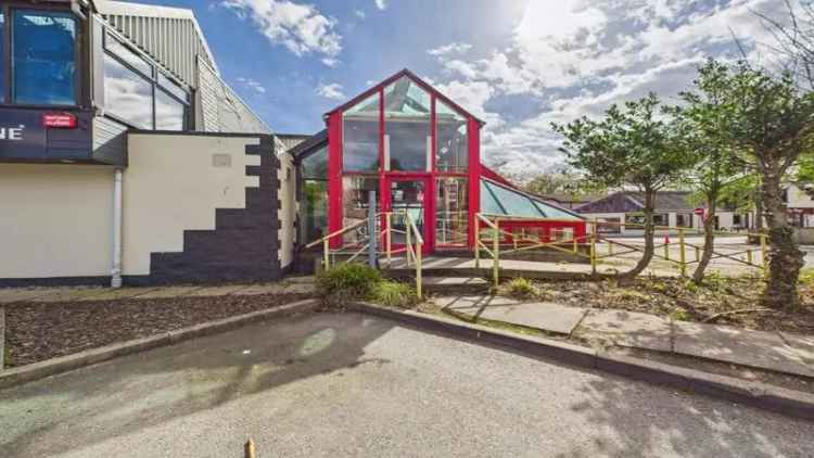 Restaurant and Commercial Kitchen with Car Park