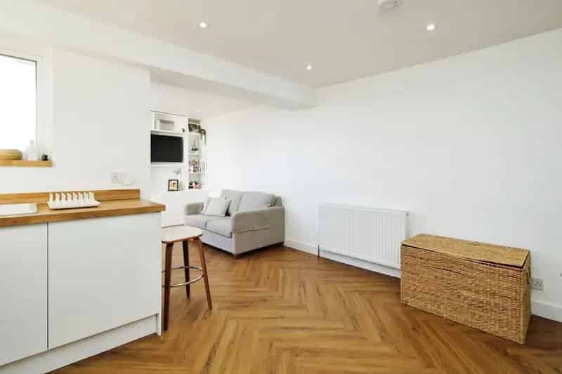 Spacious 3-Floor Maisonette in Central Brighton with Sea Views