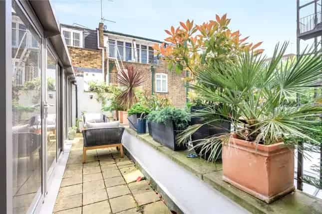 Hatton Garden 3-Bedroom Triplex Apartment - Private Roof Terrace
