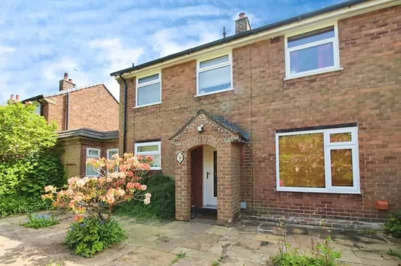3 Bedroom Semi Detached House for Sale Alderley Edge Cheshire