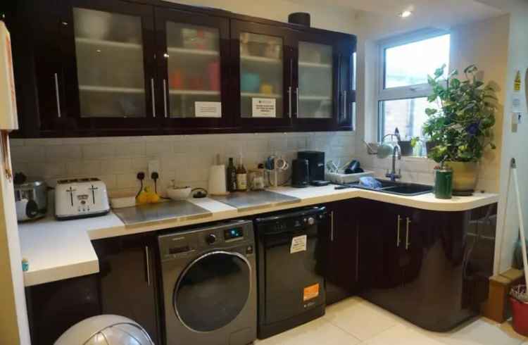6 Bedroom Terraced House for Sale - Excellent Investment Opportunity