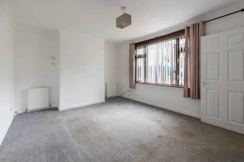 3 Bedroom Semi-Detached House For Sale Chain Free