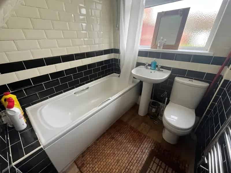 3 Bedroom Fully Furnished Family Home Available Now