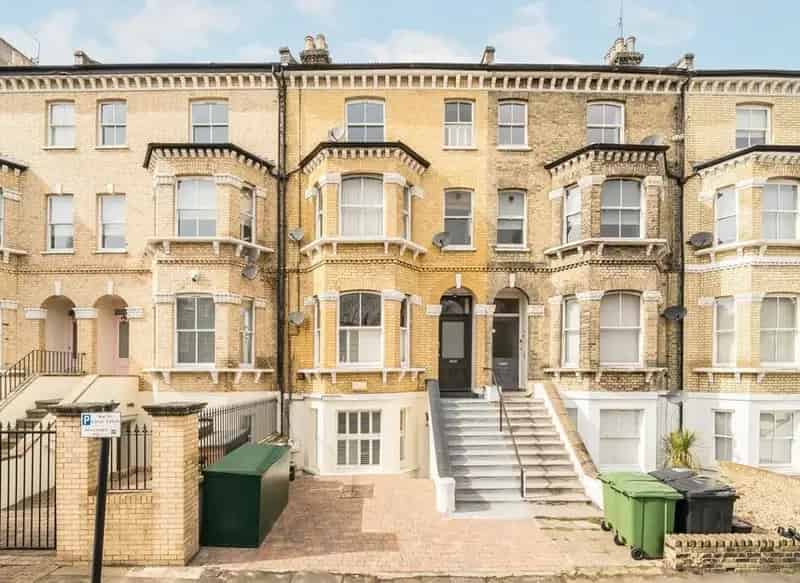 One Double Bedroom Apartment Chelsham Road Clapham