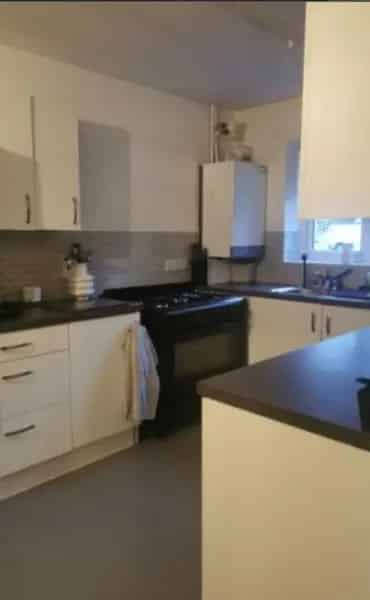 3 Bed House Near East Croydon Station Garden Parking